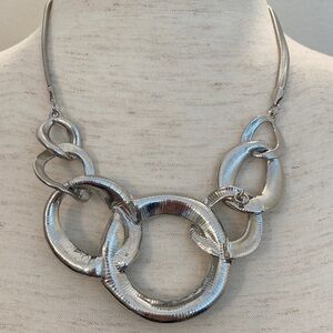 Stunning Silver tone chunky circle ring necklace! 20”
